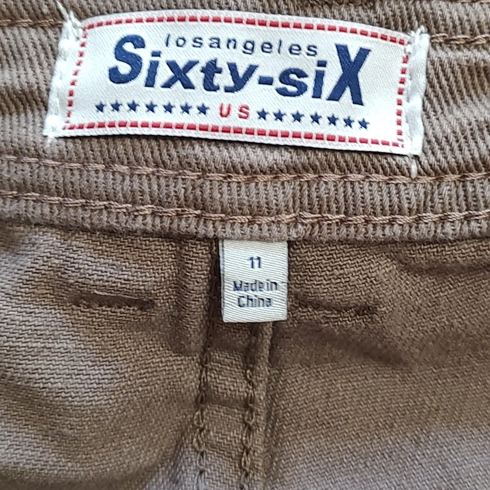 Casual Brown Cargo Shorts - Picture 4 of 4
